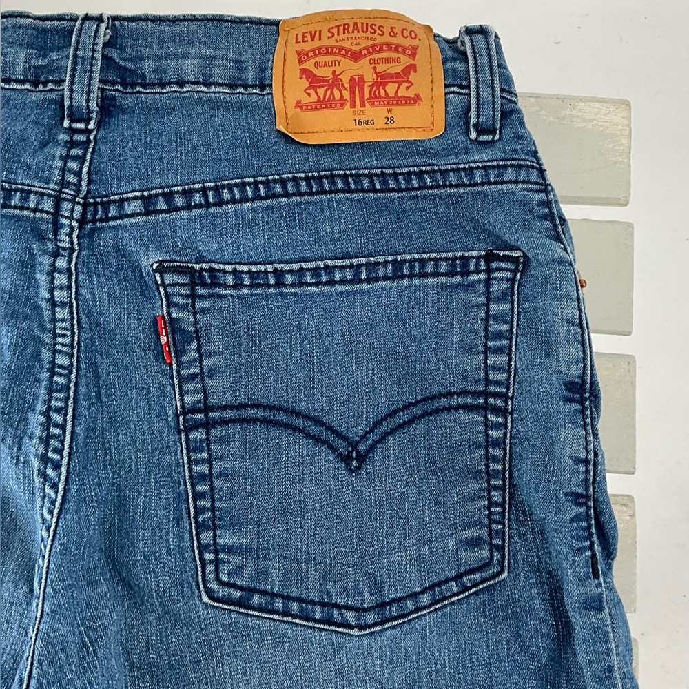 Levi's Blue Denim Shorts with Leather Patch 16 Regular 28 Waist - Picture 3 of 3